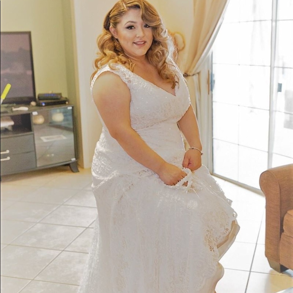 ❤️David’s Bridal Lace Wedding Dress 👰